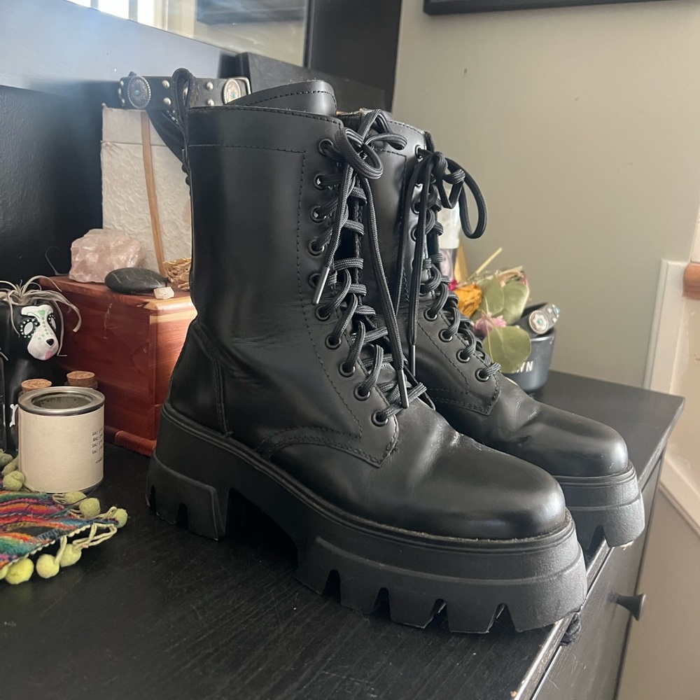Thursday Dynasty boots
